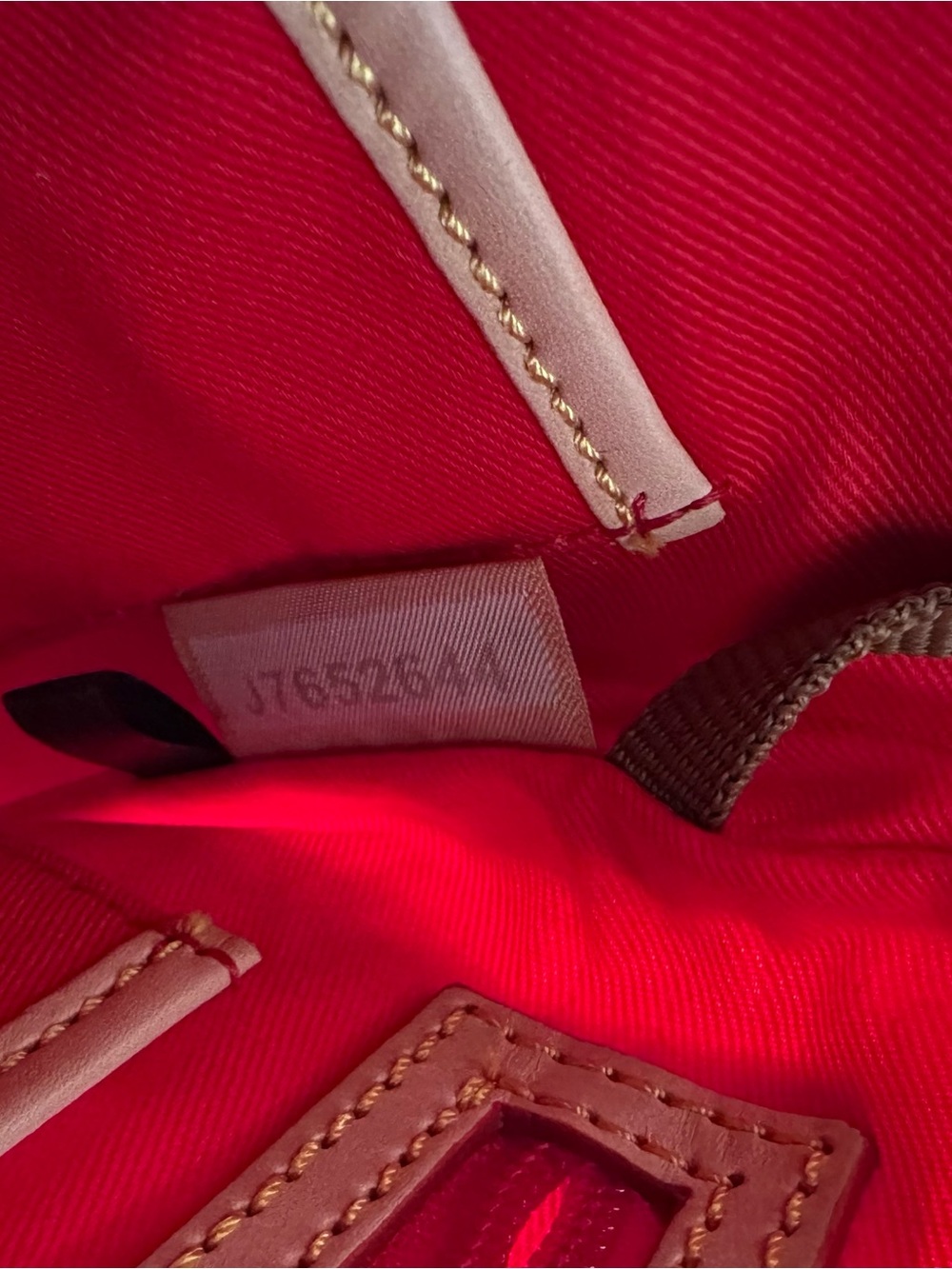 Dooney & Bourke Red Chevron Crossbody Letter Carrier Bag Pouchette J7652644 - Picture 13 of 15